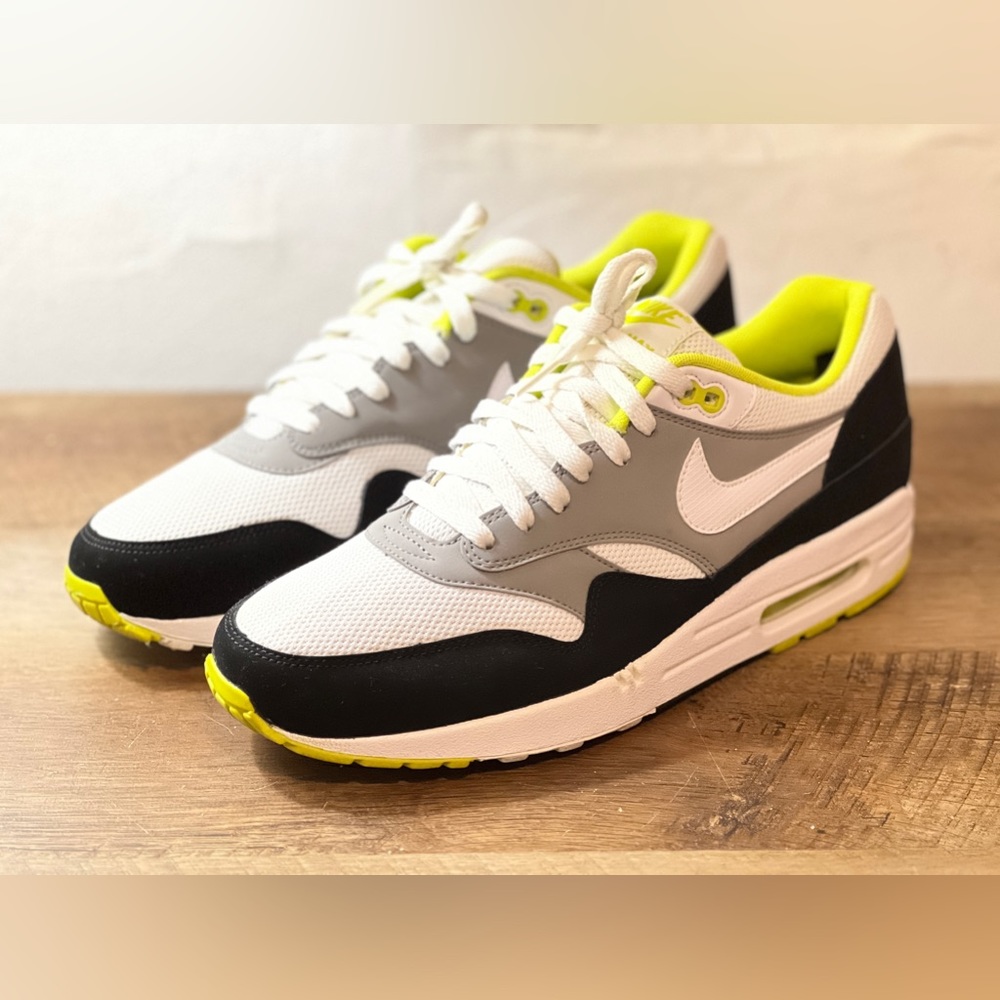 Nike Air Max 1 Essential 'Black Medium Grey' (2012)